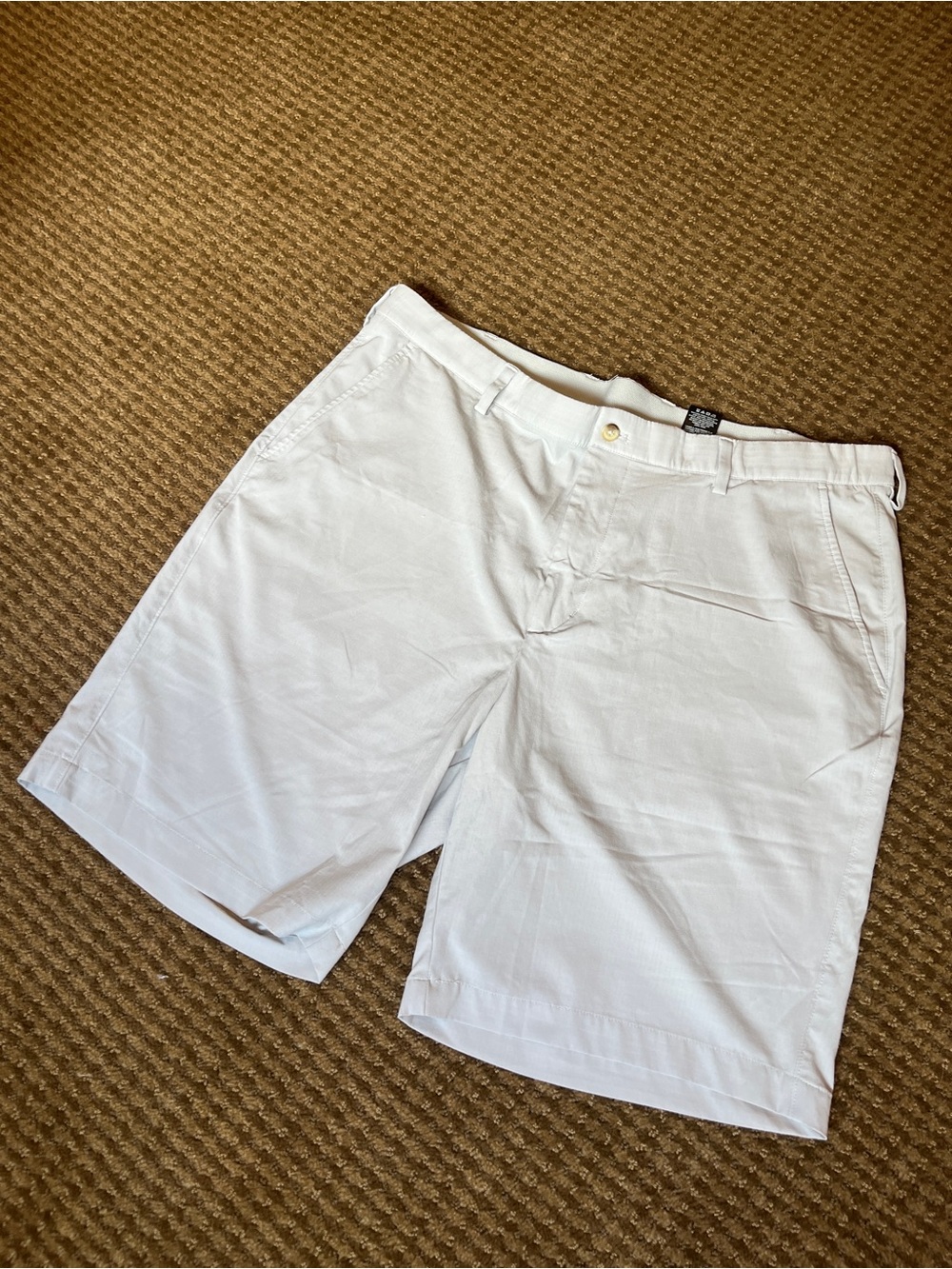 🩶Greg Norman Golf Shorts. Men’s size 40. Light gray. Pockets. Lightweight. EUC!🩶